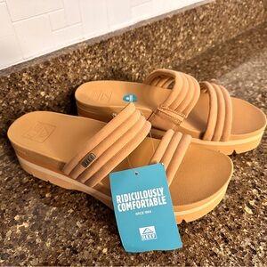NWT New Reef Women’s Kaia 2.5 Banded Platform Slide On Sandals Tan sz 11